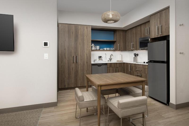 Two-Bedroom Suite image 3