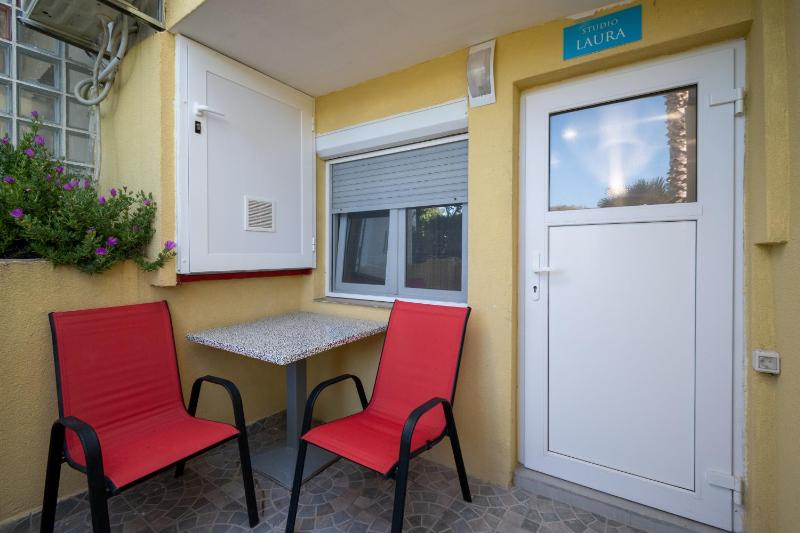 Studio with Terrace and Sea View image 3