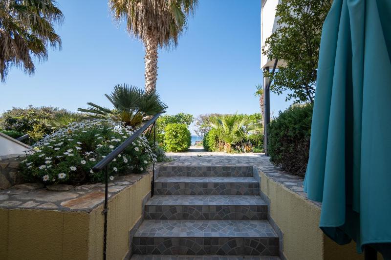 Studio with Terrace and Sea View image 2