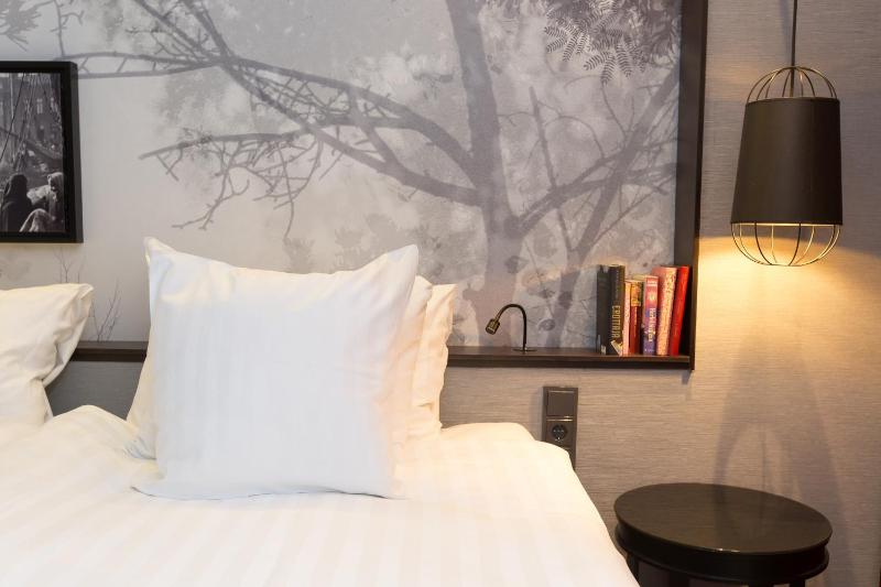 Superior, Guest room, 1 King, Courtyard view image 3