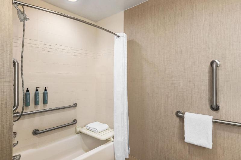 Two-Bedroom Suite image 4