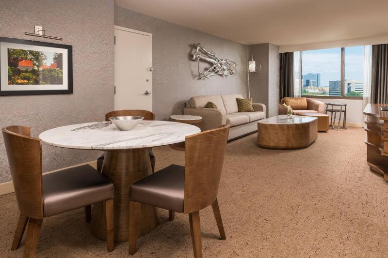 Junior Suite, 1 King, Sofa bed  image 3