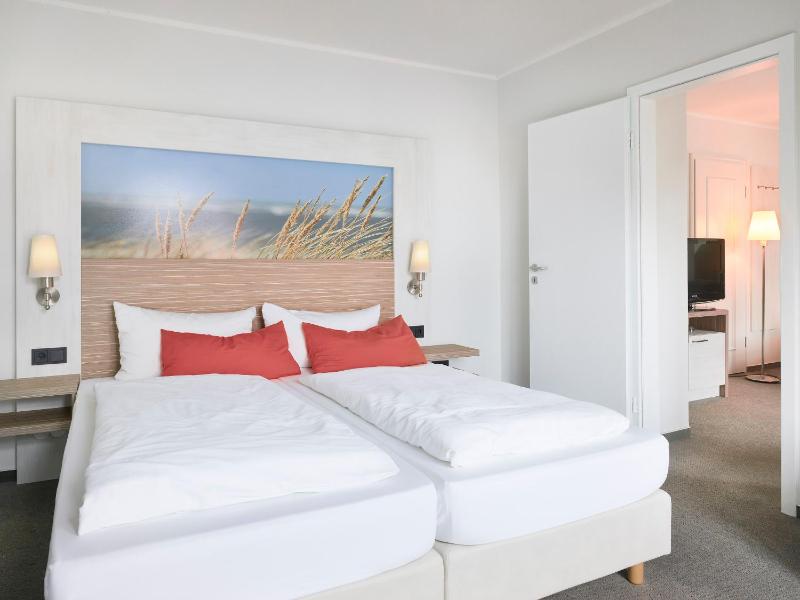 Comfort Double Room with Balcony image 4
