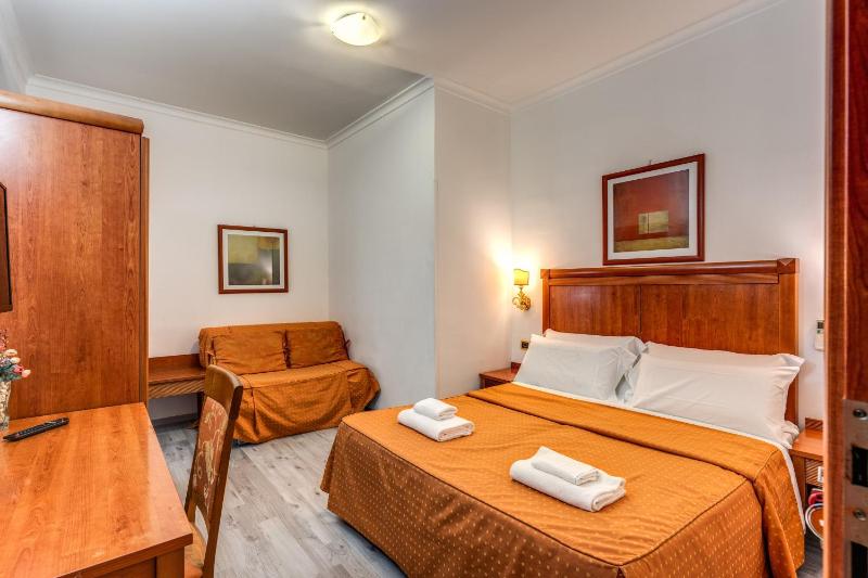 Quadruple Room image 2