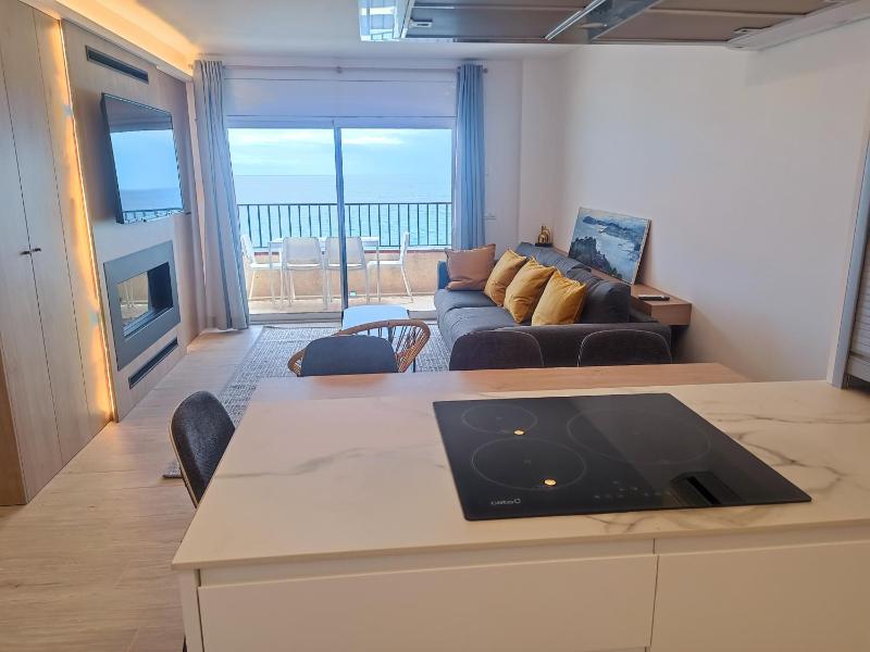 Superior Two-Bedroom Apartment with Seaview image 1