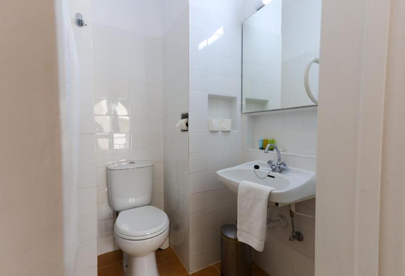 Budget Single Room image 3