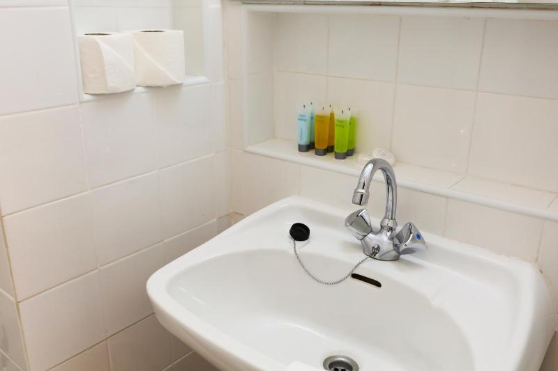 Budget Single Room image 2
