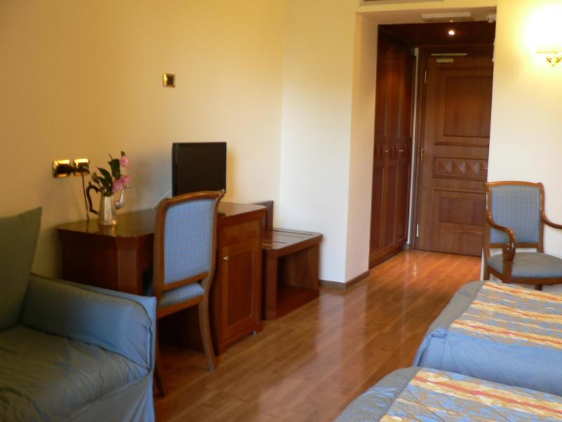 Single Room image 3