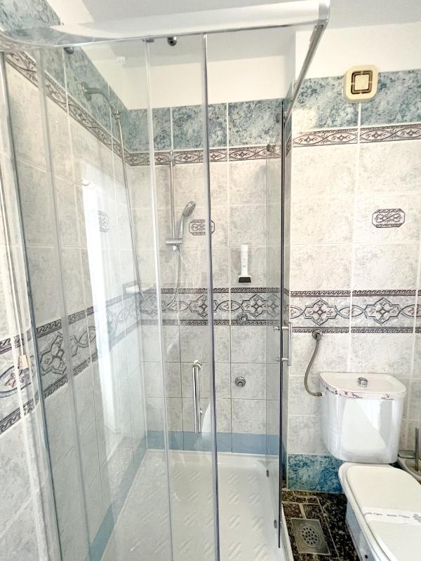 Deluxe Quadruple Room image 4