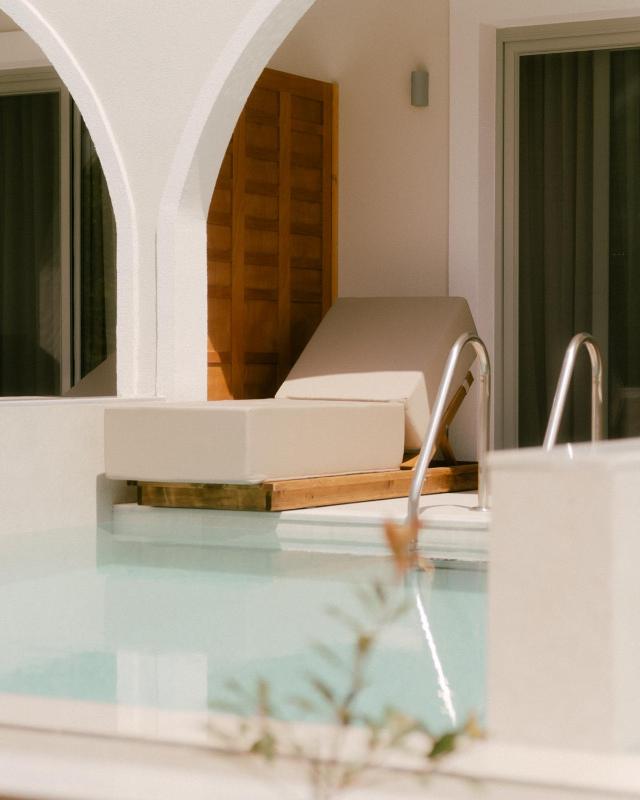 Eterrano Seaside Retreat - image 1