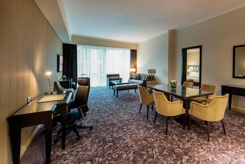 Presidential Suite 1 King Bed, 127Sqm, Breakfast Inc., Kitchen, Living Room, Executive Club