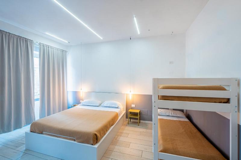 Luxury Quadruple Room image 2