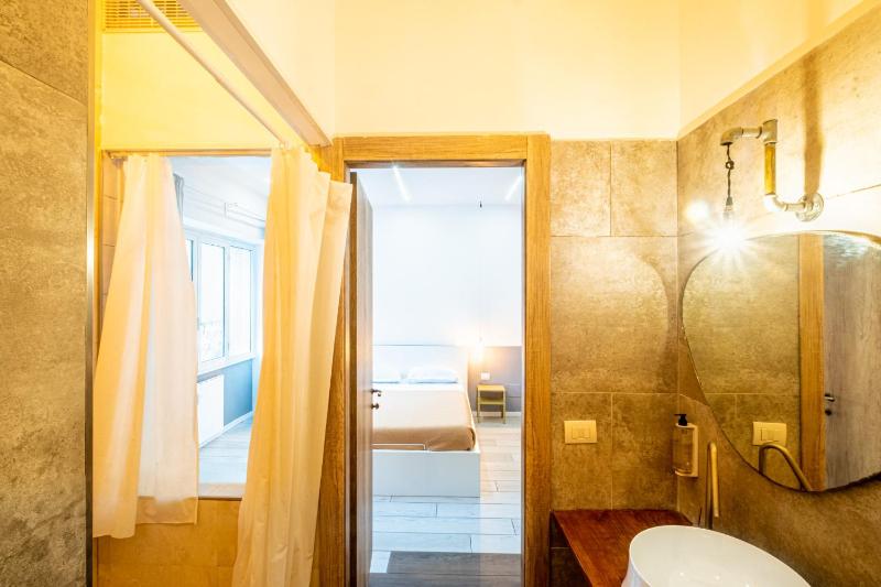Luxury Quadruple Room image 4