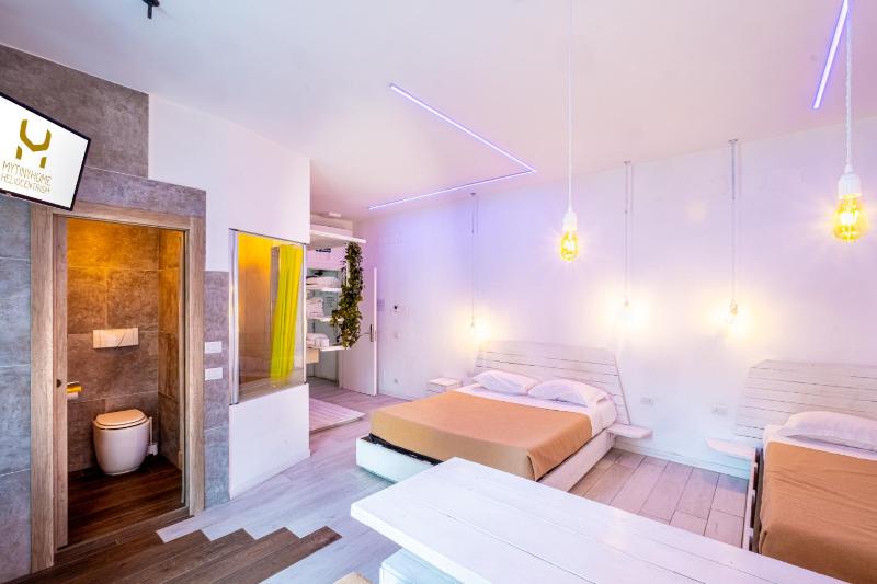 Luxury Quadruple Room with Balcony  image 3