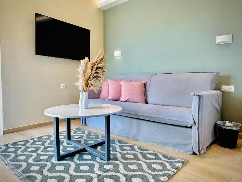 Deluxe Family Room image 2
