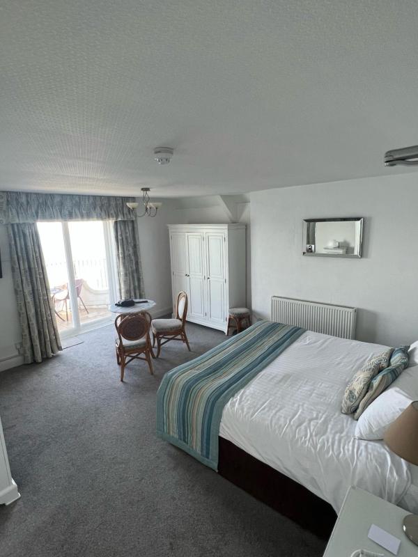 Family Room with Sea View image 1