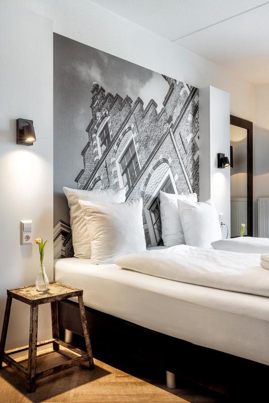Standard Double Room image 4