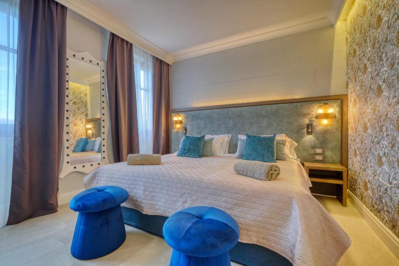 Deluxe Suite image 3