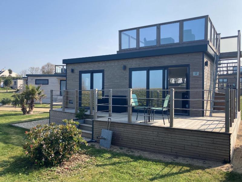 Bungalow Deluxe with Sea View and Roof Top Terrasse image 4