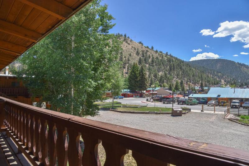 Single King with Ski View image 3