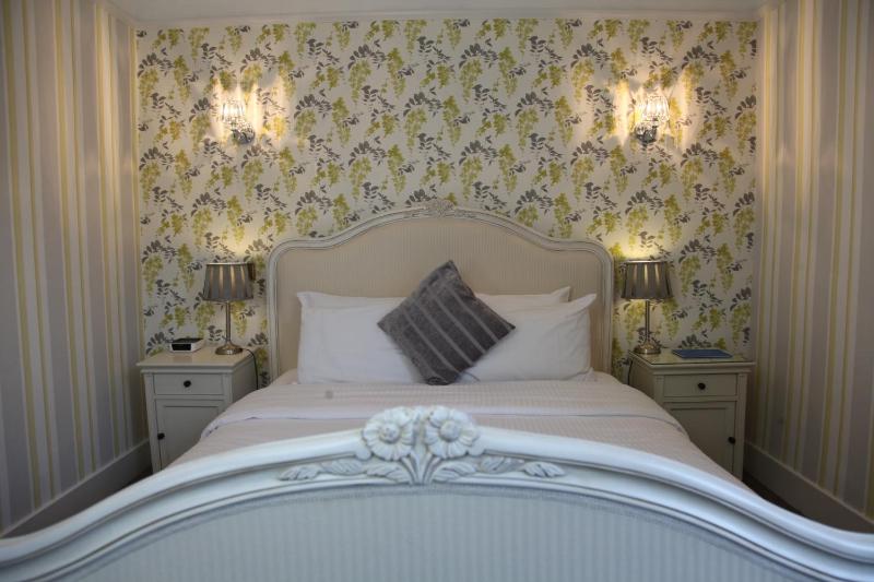 Double Room image 1