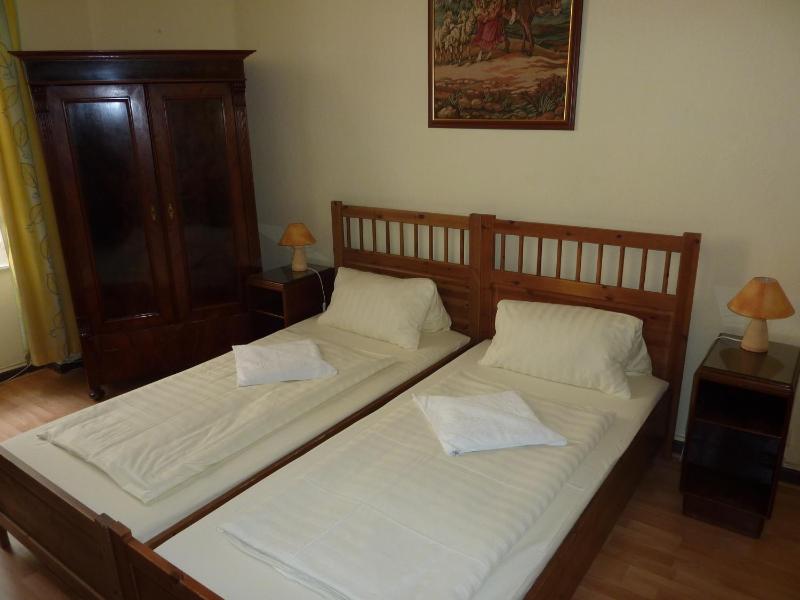Double Room image 3
