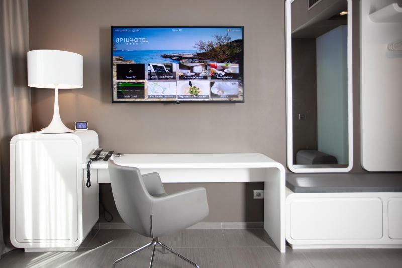 Double or Twin Room image 3