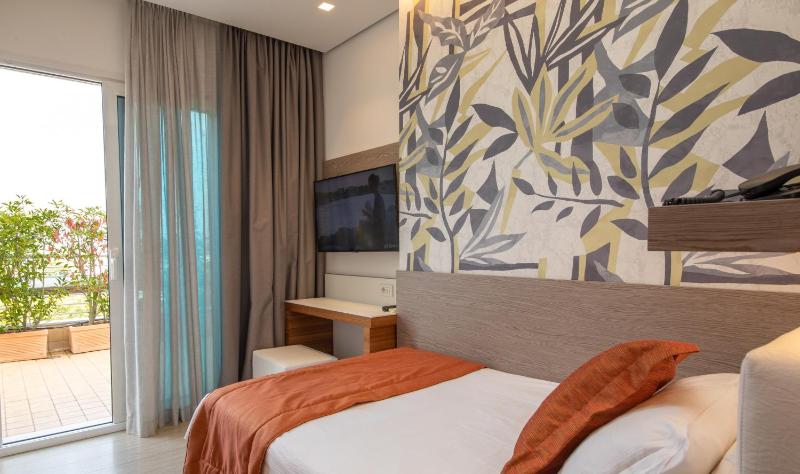 Standard Single Room image 3