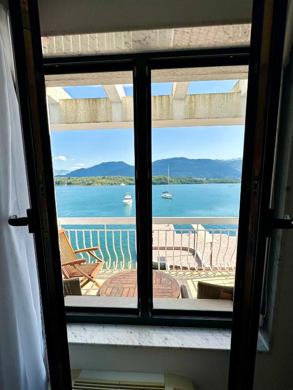 Apartment with Sea View image 3