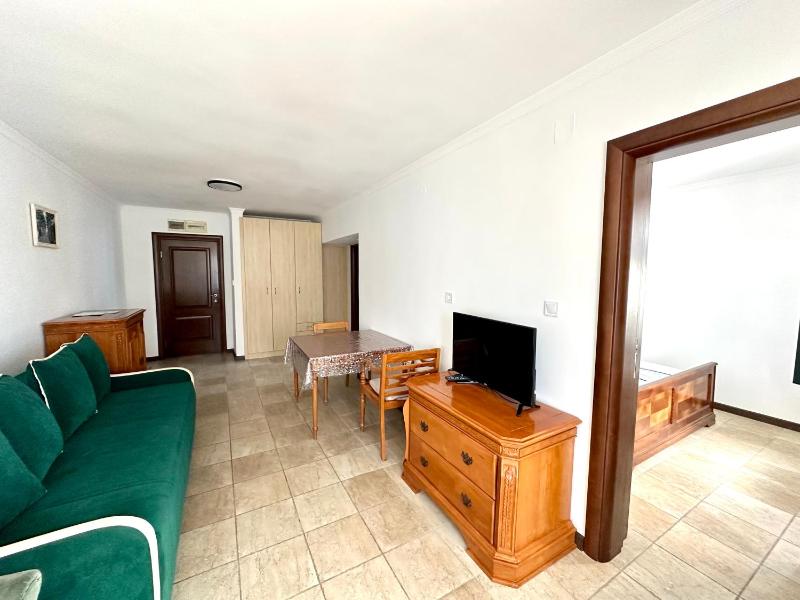 Apartment with Sea View image 4