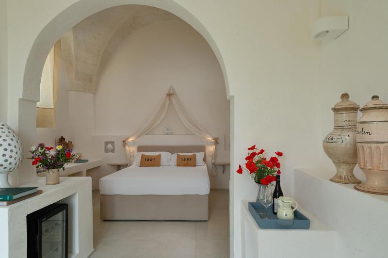 Junior Suite with Private Pool image 3