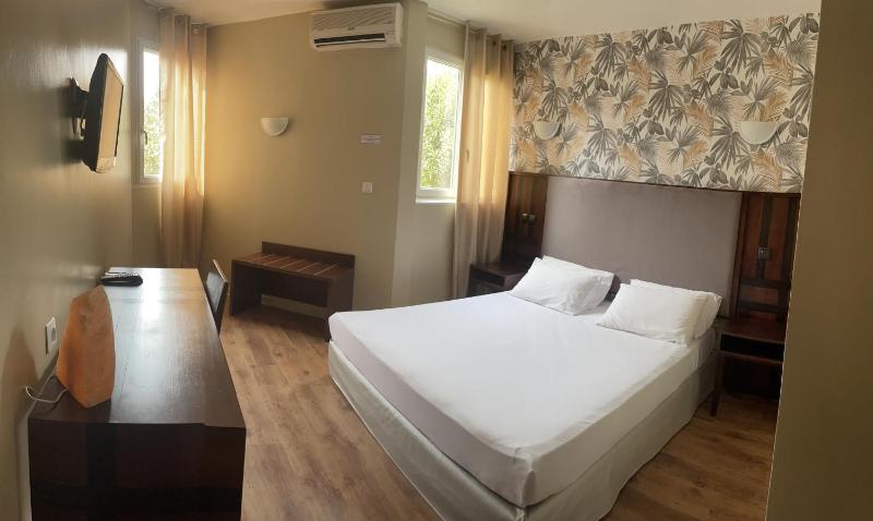 Double Room with Garden View image 1