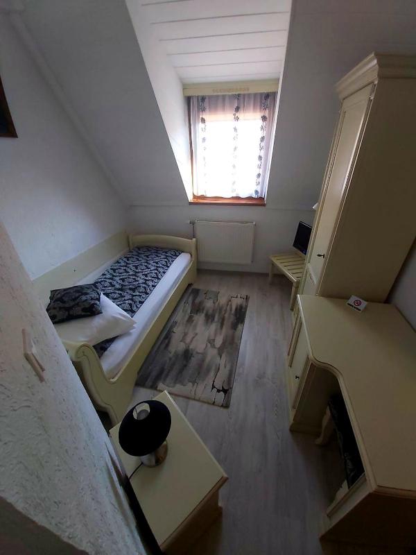 Single Room image 1