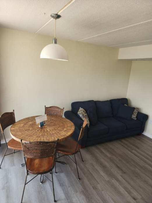 Family Room image 1