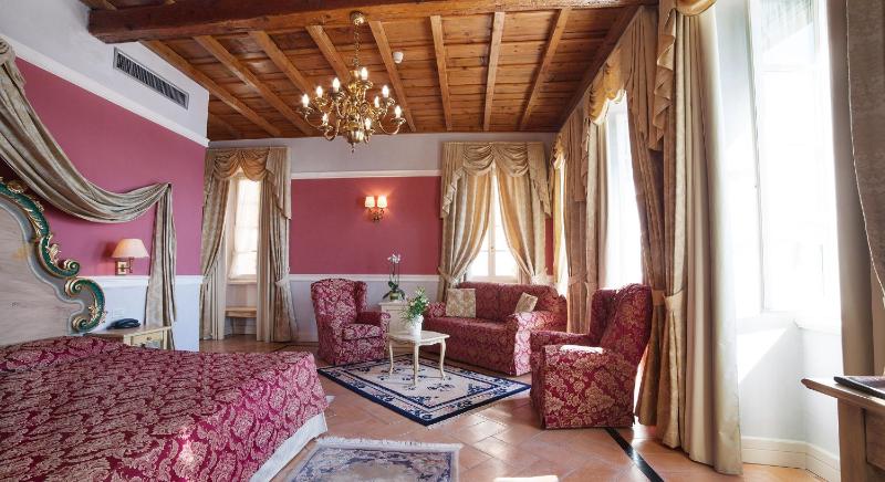 Suite with Lake View image 1
