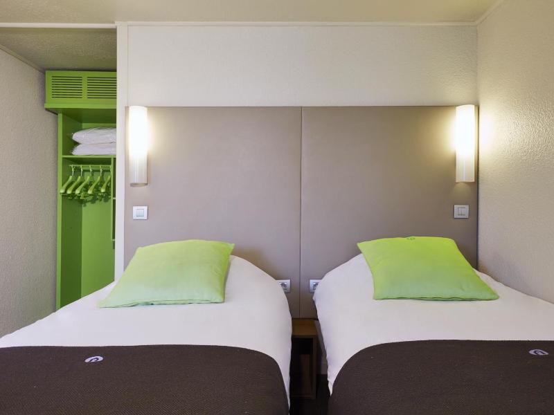 Standard Twin Room image 2