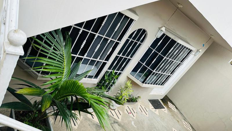 Comfortable 3-Bedroom Apartment close to the American Consulate - image 13