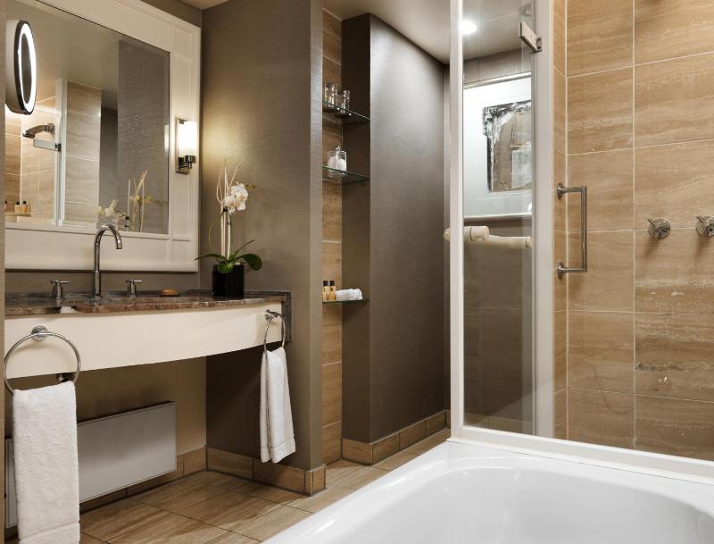 King Suite image 2