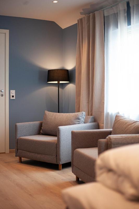 Deluxe Double Room image 3