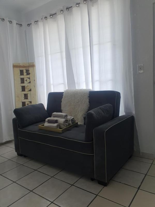 One-Bedroom Apartment image 4