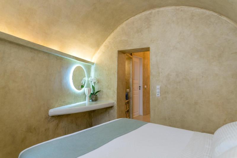 Oia Mansion - image 18