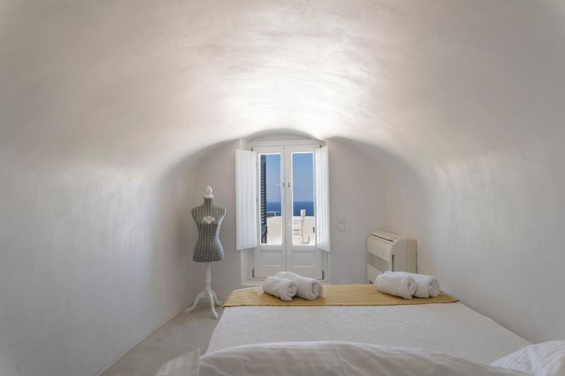 Oia Mansion - image 17