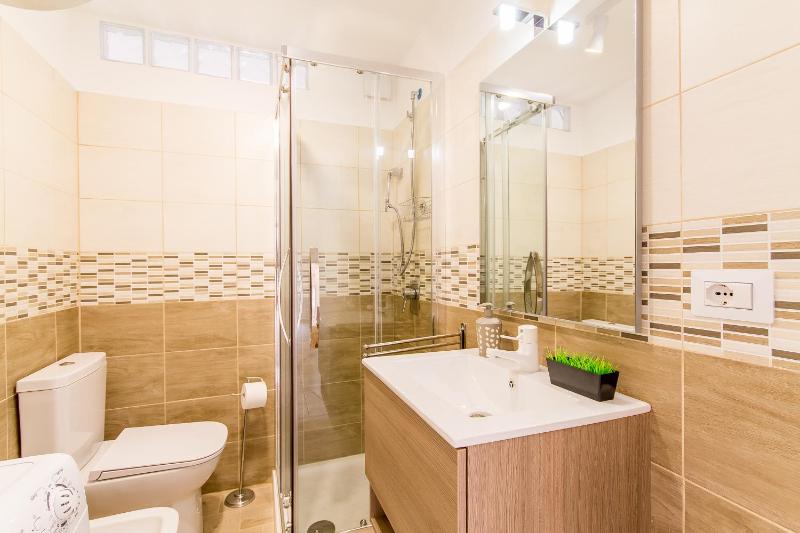 Sicula home in the city center - Happy Rentals - image 3
