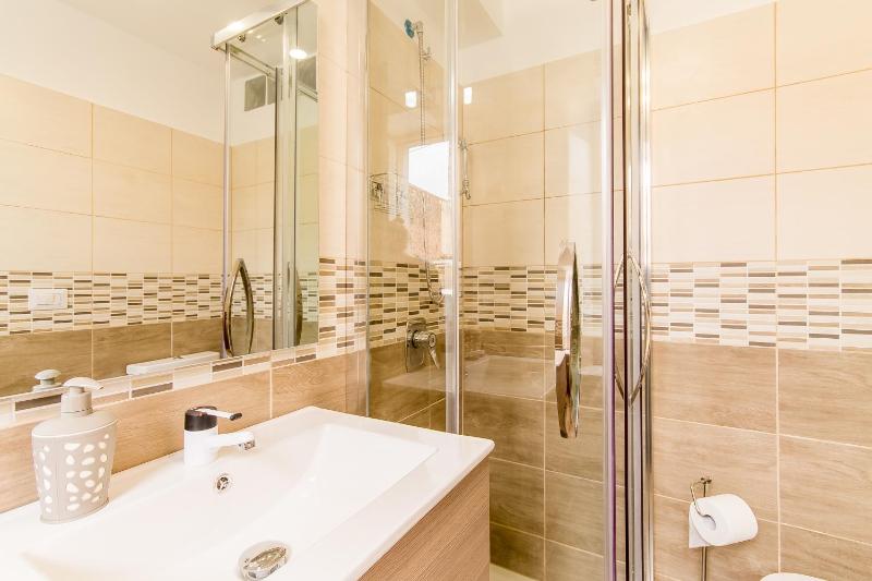 Sicula home in the city center - Happy Rentals - image 10