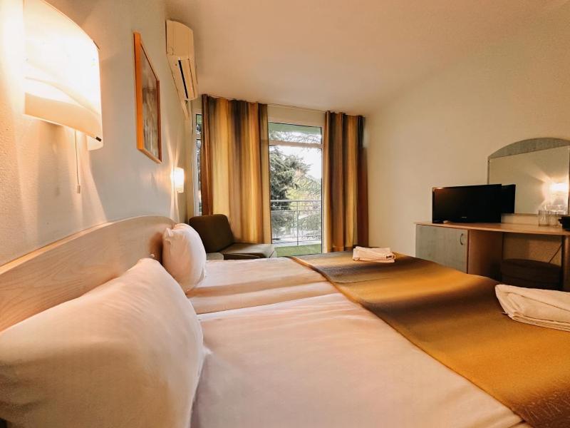 Hotel Boomerang - Sunny Beach - image 4
