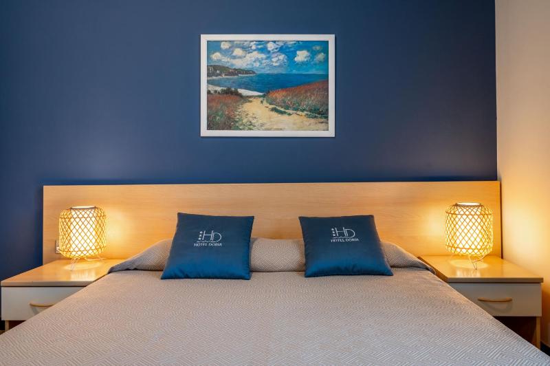 Double Room image 3
