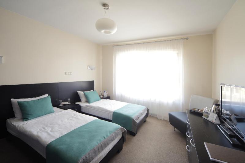 Twin Room image 1