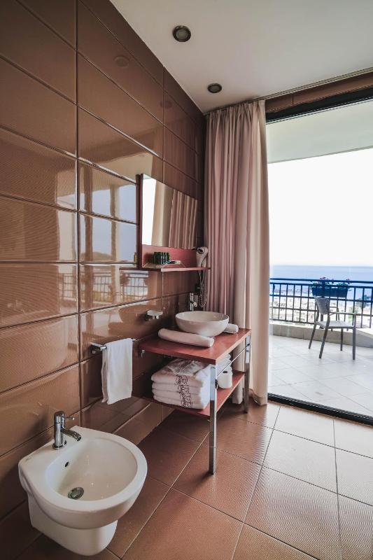 Presidential Suite with Sea View image 4