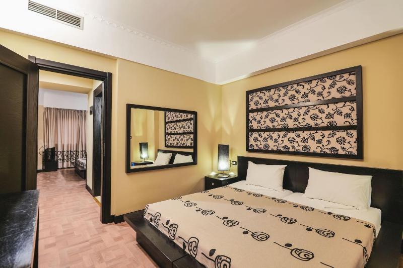 Family Room with Sea View image 3