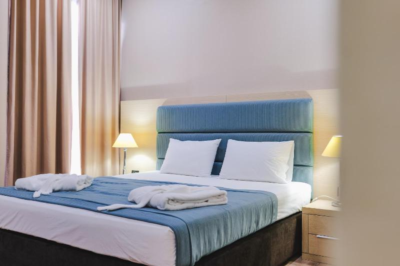 Ministry Suite with Sea View image 3